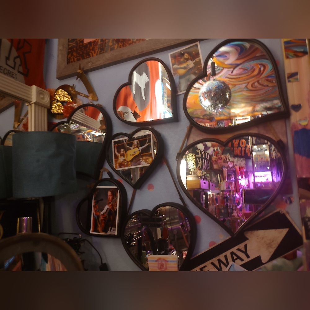 Iso hanging heart mirrors